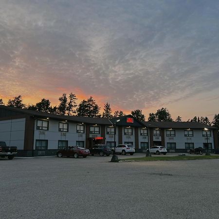 Hwy 17 Hotel Wawa Eksteriør bilde